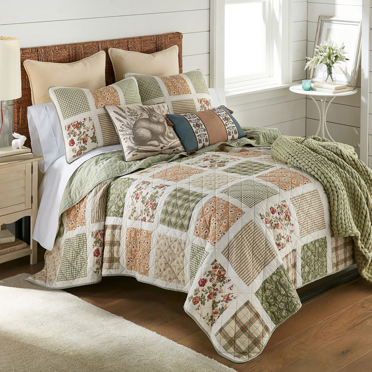 Peach Rose Quilt Set - With Shams